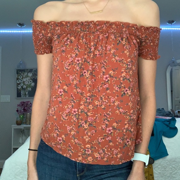 Top - Picture 2 of 3